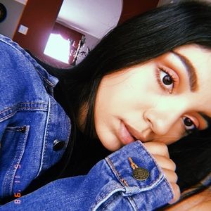 Meet your Posher, Daniela